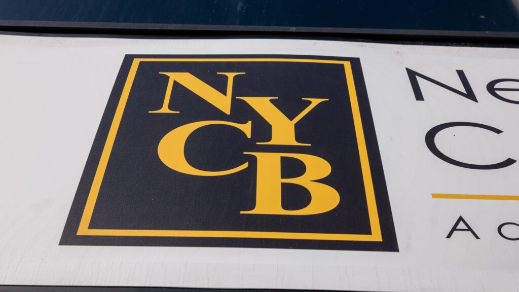 Nycb Shares Fell After The Bank Revealed An "internal Controls"