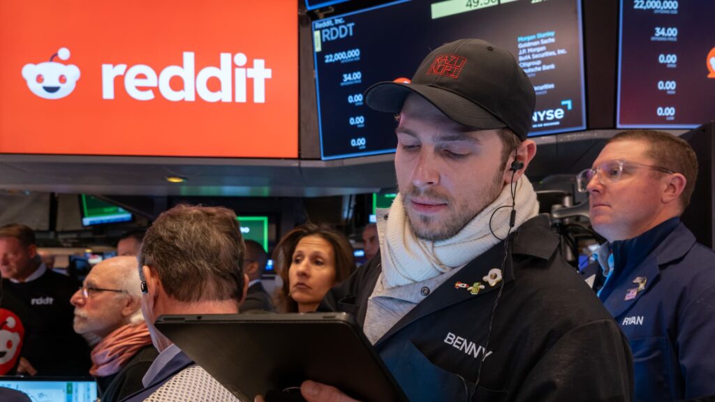 Stocks Making The Biggest Moves In Pre Market: Rddt, Nke, Fdx