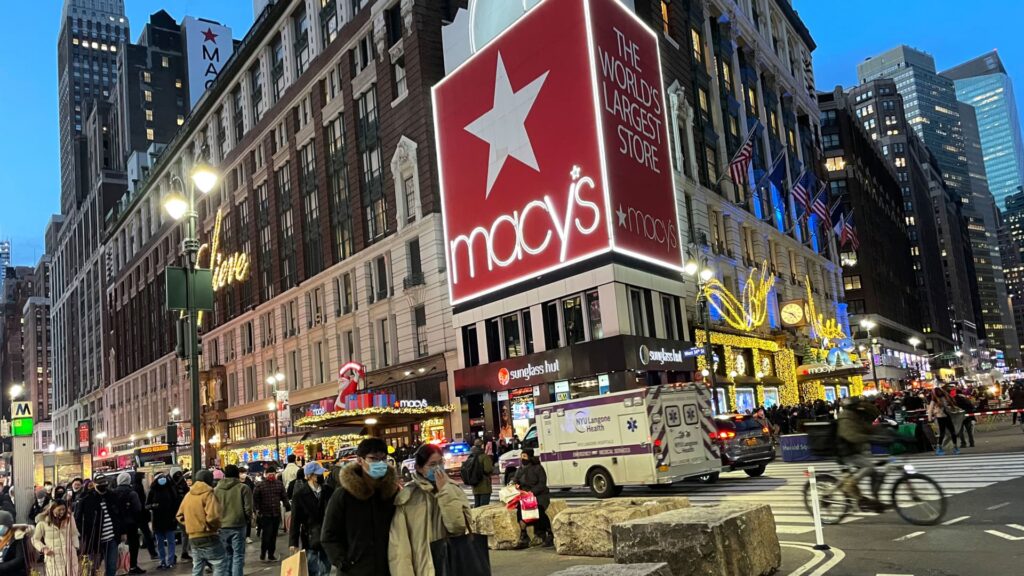 Macy's Settles Proxy Battle With Activist Arkhouse, Adding Directors