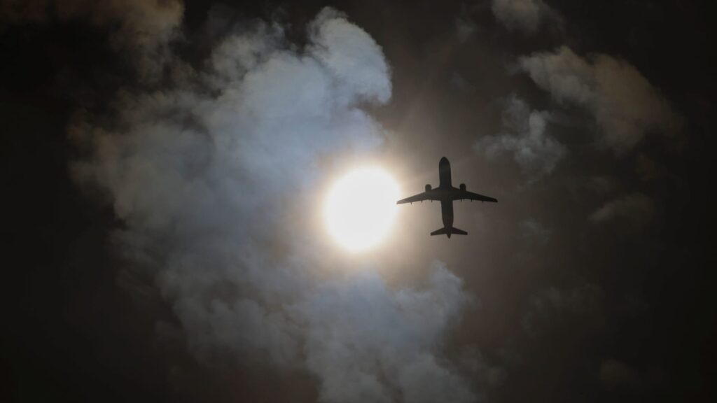 Solar Eclipse Flights Sweep Through Small Airports