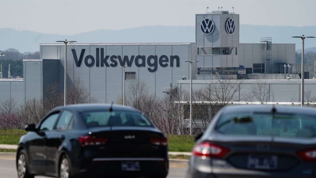 Volkswagen Workers Vote On Joining The Uaw In Tennessee