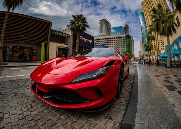 10 Essential Tips for Renting Out a Ferrari in Dubai with tourferrari.com